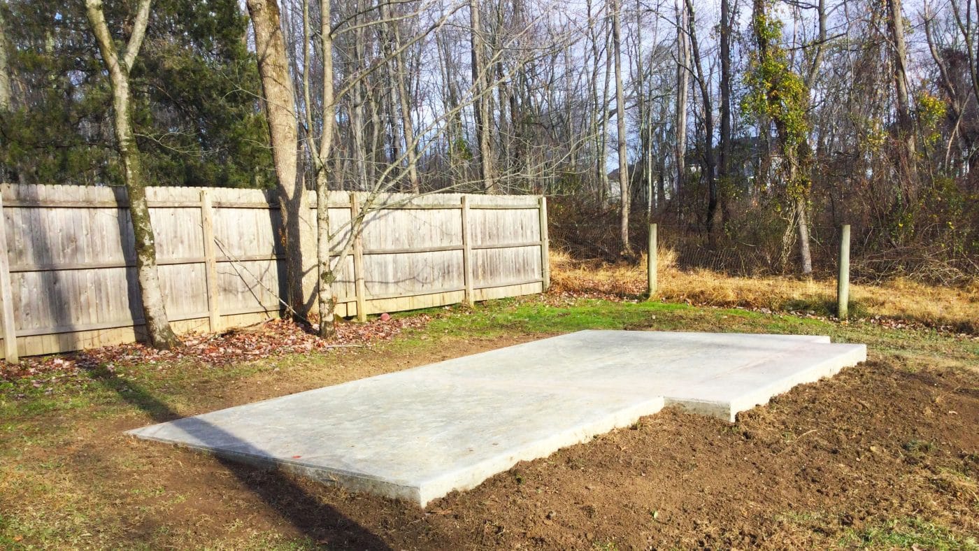 concrete-foundation-for-above-ground-pool-bases-in-backyard