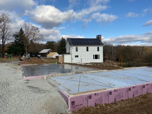 Installation of a concrete foundation for a garage